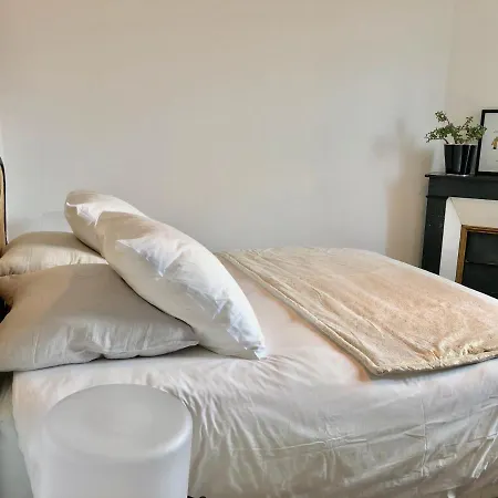 Condominium N°3 Dit La La Garconniere דירה